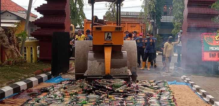 botol-miras-di-Mapolres-Sukabumi-730x355