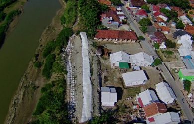 perbaikan-tanggul-sungai-citarum-390x250