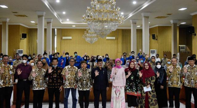 bupati cirebon membuka
