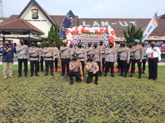 hari-bhayangkara-ke-75-42-personel-polres-lampung-utara-naik-pangkat