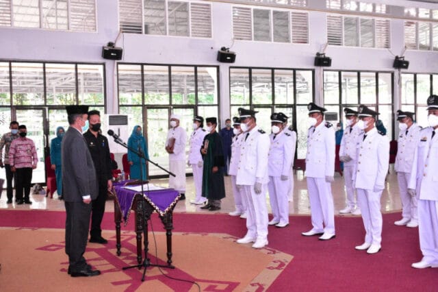 wakil-bupati-waykanan-ali-rahman-lantik-kepala-kampung-terpilih