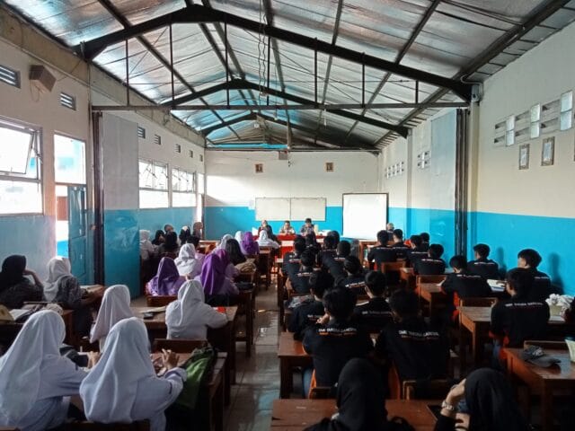 pelepasanpesertaPKLSMKTargan